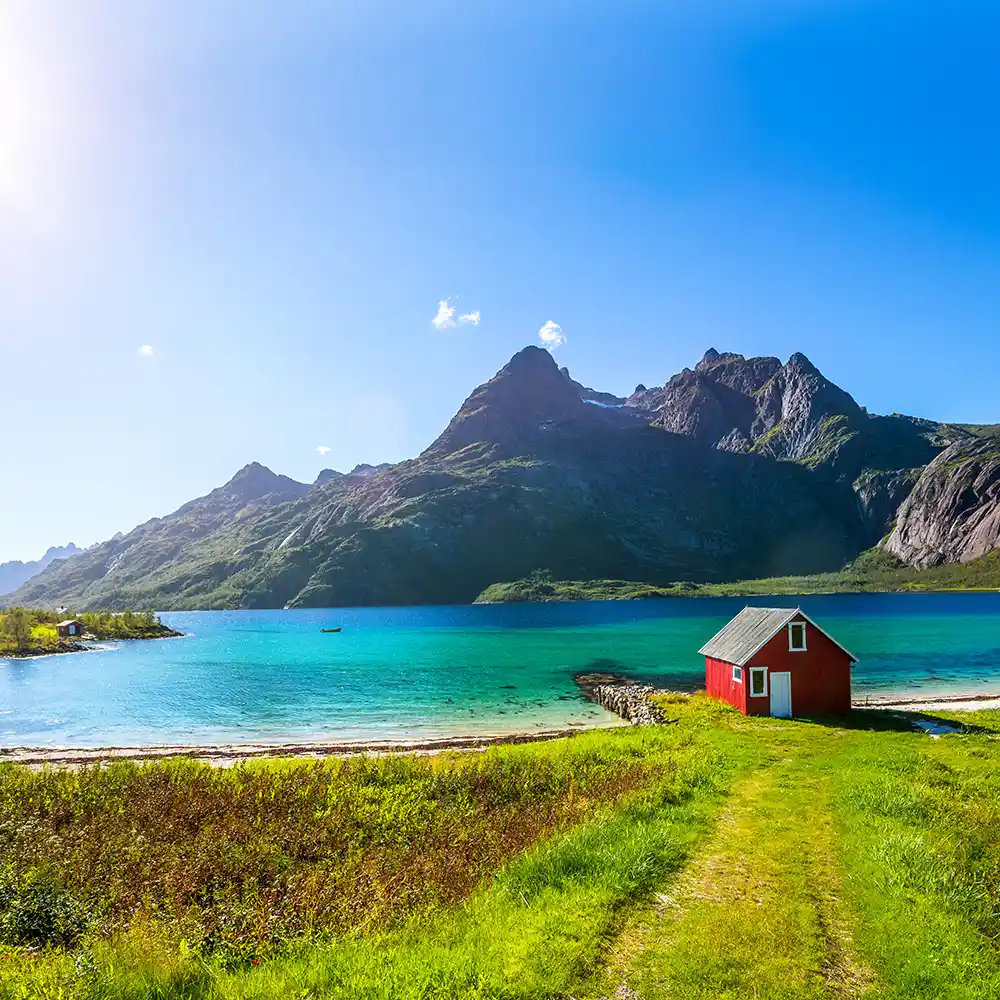 red hut lofotens